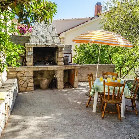 By The Sea Marta Apartment *