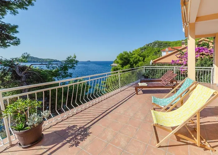 Διαμέρισμα By The Sea Marta